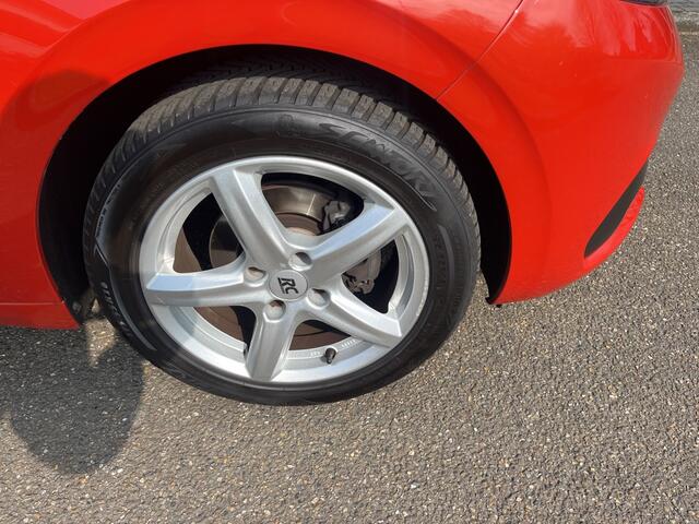 Peugeot 208 1.2 PureT. Blue Lion