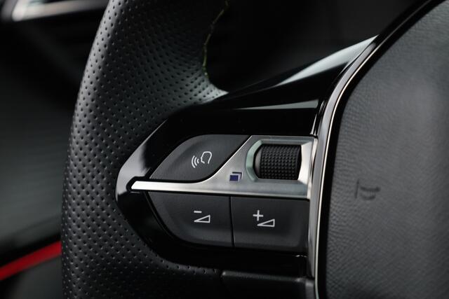 Peugeot 208 1.2 PureTech GT Pack | Adapt. Cruise | Keyless | Camera | Pano | Navi
