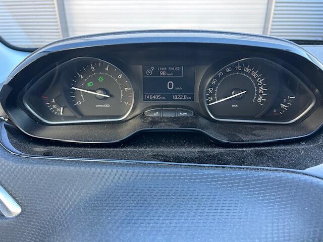 Peugeot 208 1.2 PureTech Blue Allure Navigatie