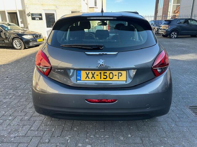 Peugeot 208 1.2 PureTech Blue Allure Navigatie