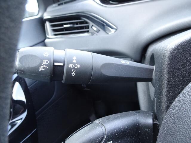 Peugeot 208 1.2 PureTech Blue Lion
