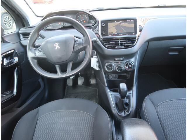 Peugeot 208 5-deurs 1.2 Benzine 82 Pk. * Airco * Navigatie * DAB Radio * Cruise Control * Vingerhoets; Vierde Generatie Eersteklas Service !