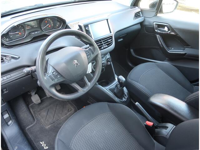 Peugeot 208 5-deurs 1.2 Benzine 82 Pk. * Airco * Navigatie * DAB Radio * Cruise Control * Vingerhoets; Vierde Generatie Eersteklas Service !