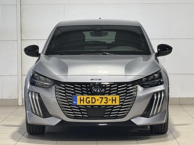 Peugeot 208 5-deurs GT 1.2 Turbo 100pk H6 | DRAADLOOS APPLE CARPLAY / ANDROID AUTO | 360° CAMERA | ADAPTIVE CRUISE | 17" LM-VELGEN | LEDER/STOF | DODEHOEKBEW. | CLIMA | DAB+ | ISOFIX