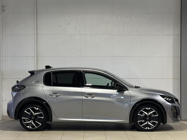 Peugeot 208 5-deurs GT 1.2 Turbo 100pk H6 | DRAADLOOS APPLE CARPLAY / ANDROID AUTO | 360° CAMERA | ADAPTIVE CRUISE | 17" LM-VELGEN | LEDER/STOF | DODEHOEKBEW. | CLIMA | DAB+ | ISOFIX