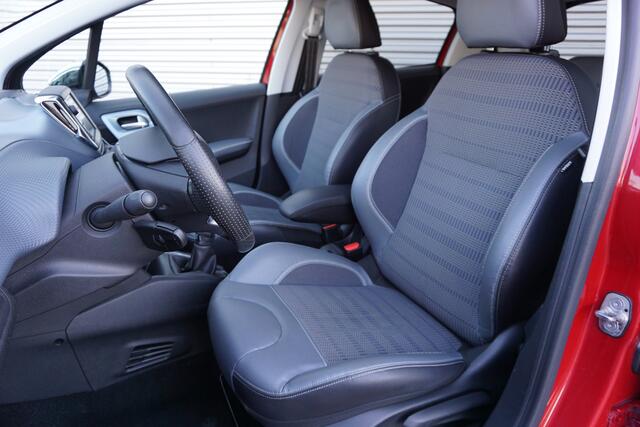 Peugeot 208 1.2 PureTech Allure Climate / Cruise / Navi / Lm velgen / NAP