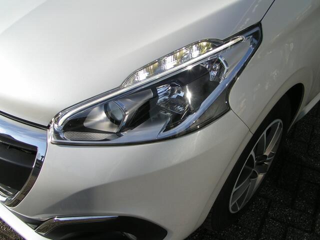 Peugeot 208 1.2 PureT. Blue Lion