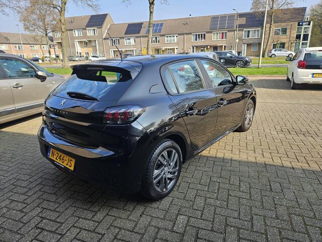 Peugeot 208 1.2 PureTech Active Pack / Airco/ Navigatie/ Cruise/ Apple carplay/ LED/ LMV