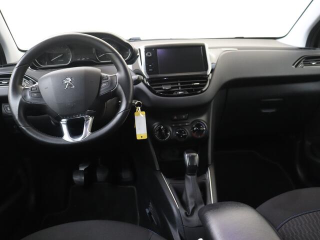 Peugeot 208 1.2 82PK Signature | Parkeerhulp | Navigatie | Cruise control |