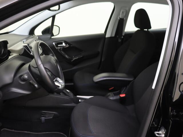 Peugeot 208 1.2 82PK Signature | Parkeerhulp | Navigatie | Cruise control |