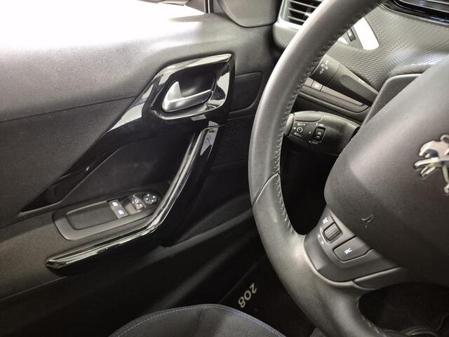 Peugeot 208 1.2 PT Signature, Navigatie! Cruise! Lm Velgen! Zondag OPEN!