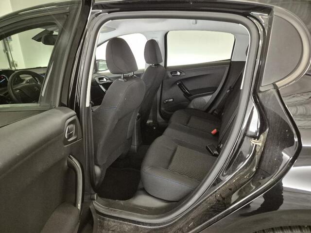 Peugeot 208 1.2 PT Signature, Navigatie! Cruise! Lm Velgen! Zondag OPEN!