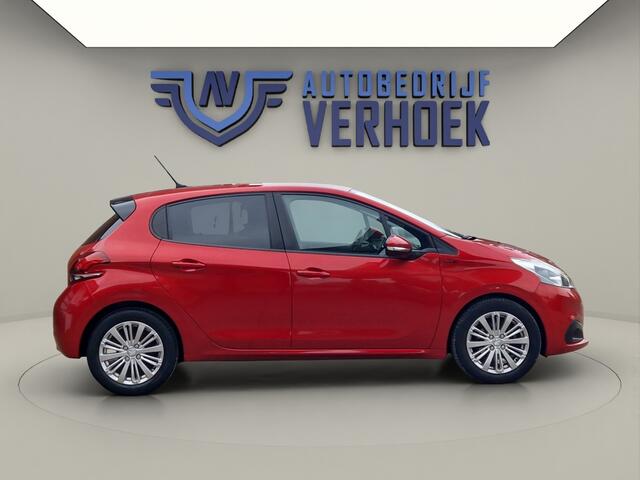 Peugeot 208 1.2 PureTech Signature NL Auto - Carplay - Navi - PDC