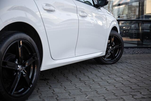Peugeot 208 1.2 PureTech Blue Lease Active , Cruise control, Navigatie,