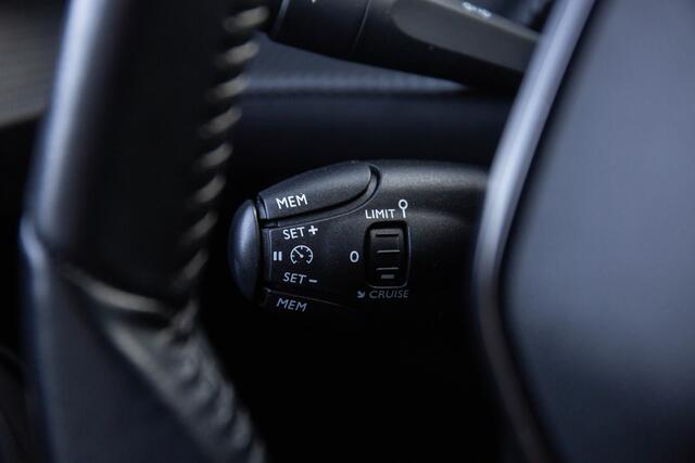 Peugeot 208 1.2 PureTech Blue Lease Active , Cruise control, Navigatie,