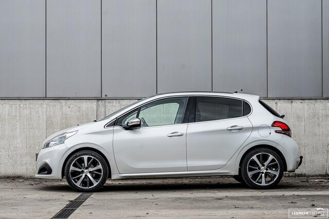 Peugeot 208 1.2 (110PK) Pano, Leder, Nw distr. Dealeroh.