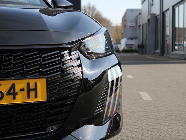 Peugeot 208 1.2 PureTech 100PK Allure Navigatie, Stoelverwarming, Camera achter, Parkeerhulp voor & Achter, Lichtmetalen velgen