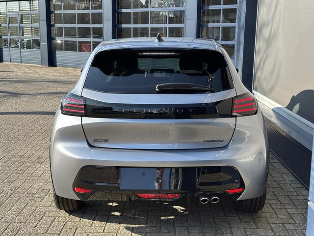 Peugeot 208 1.2 Hybrid 145 e-DCS6 GT | Bouwjaar 2025 | Full LED Verlichting | Navigatie via Telefoon | Camera | Parkeersensoren | Cruise Control | Keyless Entry | Dakspoiler | DAB+ Radio | Digitaal Dashboard | Apple Carplay Draadloos | Sportieve GT Uitvoering |
