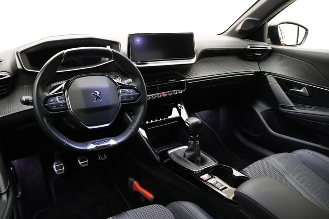 Peugeot 208 1.2 PureTech GT-Line | Trekhaak | Parkeercamera/-sensoren | Apple Carplay/Android Auto | Climate Control | Draadloze telefoonlader | Navigatie | DAB |