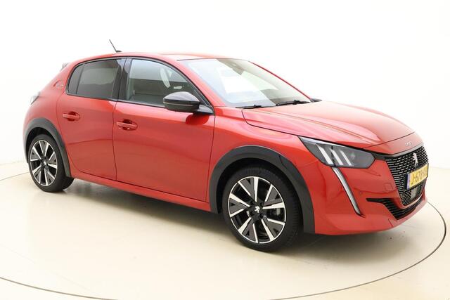 Peugeot 208 1.2 PureTech GT-Line | Trekhaak | Parkeercamera/-sensoren | Apple Carplay/Android Auto | Climate Control | Draadloze telefoonlader | Navigatie | DAB |