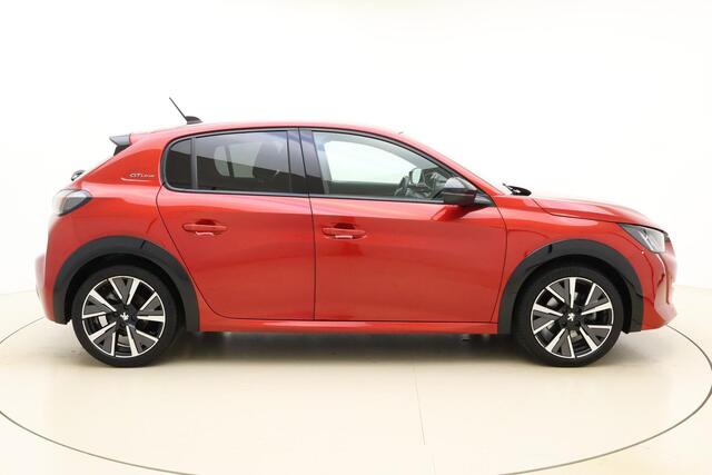 Peugeot 208 1.2 PureTech GT-Line | Trekhaak | Parkeercamera/-sensoren | Apple Carplay/Android Auto | Climate Control | Draadloze telefoonlader | Navigatie | DAB |