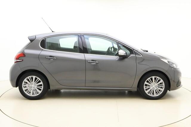 Peugeot 208 1.2 PureTech Blue Lease Executive | Navigatie | Climate en Cruise Control | Lm-velgen | Buitenspiegels verwarmd