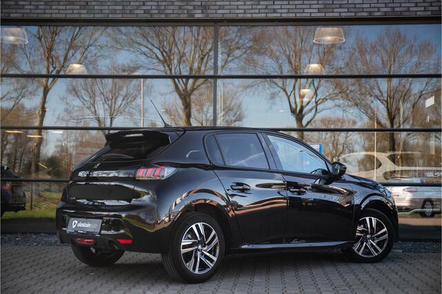 Peugeot 208 1.2 PureTech Allure Pack , Adap. cruise, Carplay, Keyless entry,