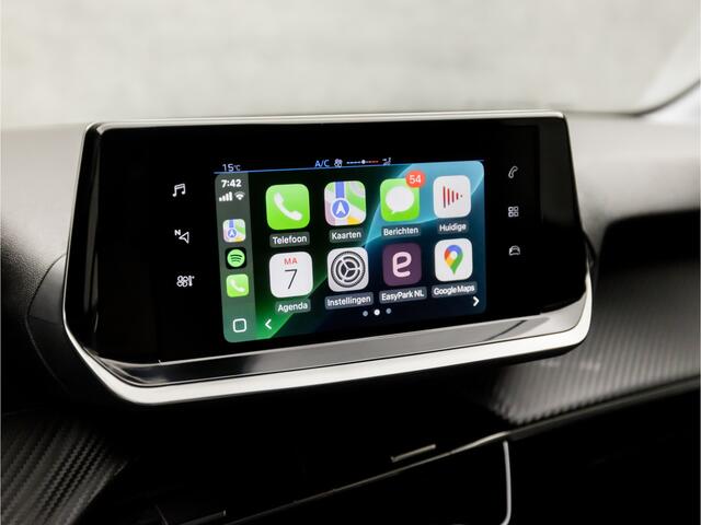 Peugeot 208 1.2 PureTech Sport (APPLE CARPLAY, GROOT NAVI, LM VELGEN, SPORTSTOELEN, CRUISE, PARKEERSENSOREN, LANE ASSIST, LED KOPLAMPEN, DAB+, NIEUWSTAAT)