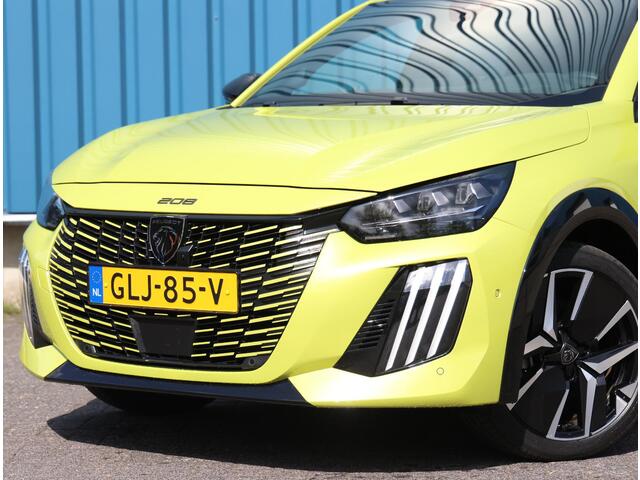 Peugeot 208 Hybrid 136PK e-DCS6 GT ( Alcantara | Stoelverwarming | Adaptief Cruise Control | Camera | Navigatie | AppleCarPlay/AndroidAuto )