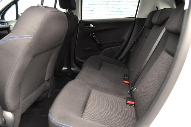 Peugeot 208 1.2 PureT. Signature