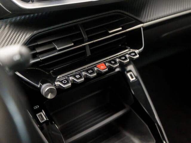 Peugeot 208 1.2 PureTech Sport (APPLE CARPLAY, GROOT NAVI, LED KOPLAMPEN, SPORTSTOELEN, LANE ASSIST, CRUISE, NIEUWSTAAT)