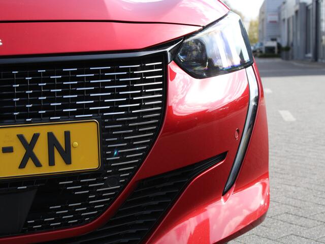 Peugeot 208 1.2 PureTech 100PK GT Navigatie, Parkeerhulp voor & achter, Zwart dak, Camera Achter
