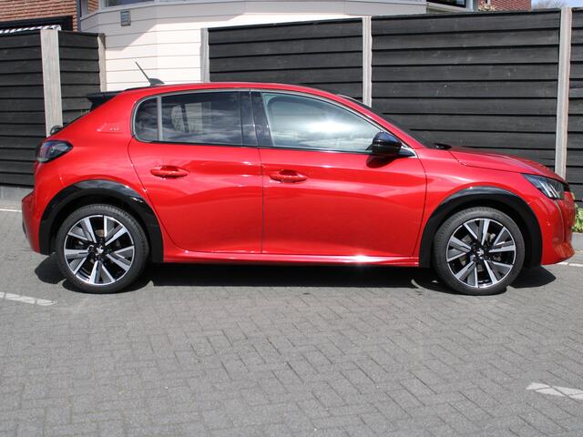 Peugeot 208 1.2 PureTech 100PK GT Navigatie, Parkeerhulp voor & achter, Zwart dak, Camera Achter