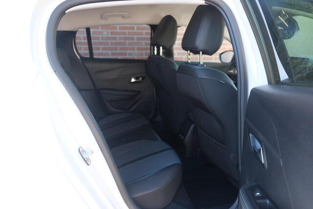 Peugeot 208 1.2 PureTech 100pk Allure Pack | App Connect | Adaptive Cruise | Climate | Keyless | Camera | Stoelverwarming
