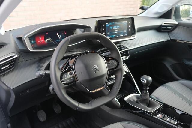 Peugeot 208 1.2 PureTech 100pk Allure Pack | App Connect | Adaptive Cruise | Climate | Keyless | Camera | Stoelverwarming