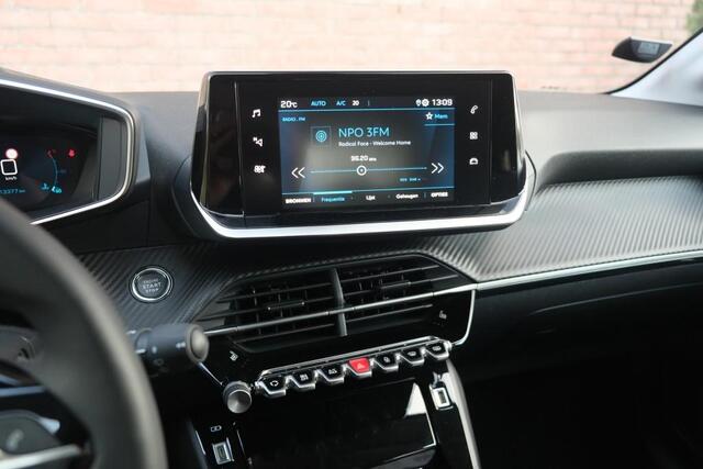 Peugeot 208 1.2 PureTech 100pk Allure Pack | App Connect | Adaptive Cruise | Climate | Keyless | Camera | Stoelverwarming