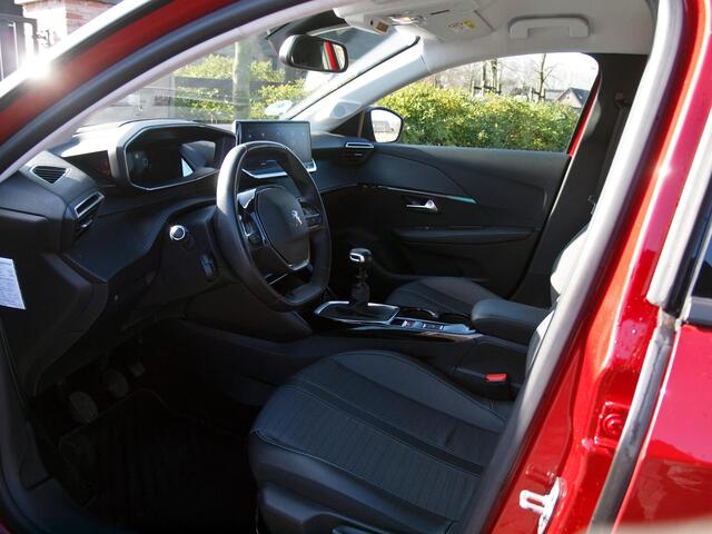 Peugeot 208 1.2 PureTech Blue Lease Allure | Apple Carplay | 100 PK | Two-Tone | Achteruitrijcamera | Navigatie |