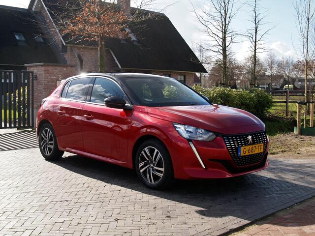 Peugeot 208 1.2 PureTech Blue Lease Allure | Apple Carplay | 100 PK | Two-Tone | Achteruitrijcamera | Navigatie |