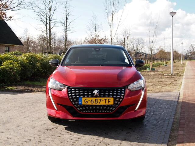 Peugeot 208 1.2 PureTech Blue Lease Allure | Apple Carplay | 100 PK | Two-Tone | Achteruitrijcamera | Navigatie |