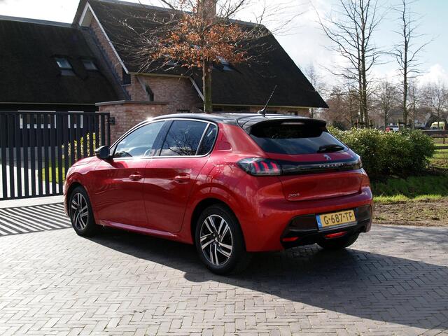 Peugeot 208 1.2 PureTech Blue Lease Allure | Apple Carplay | 100 PK | Two-Tone | Achteruitrijcamera | Navigatie |