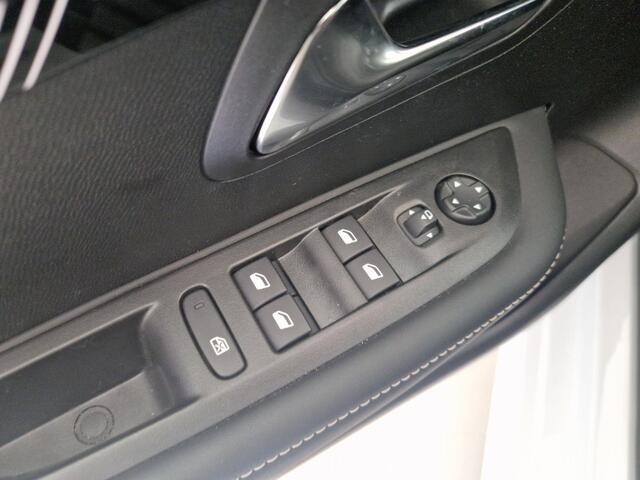 Peugeot 208 1.2 PureTech 100 Allure Stoelverwarming | Adaptieve Cruise Control | Camera voor en achter | Climate Control