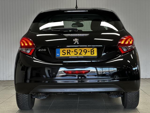 Peugeot 208 1.6 BlueHDi Executive/ Dealer Onderhouden!/ Camera/ Apple + Android/ Navi/ Clima/ Cruise/ Elek. pakket/ Isofix/ Bluetooth/ Armsteun/ Multi. LEDER. Stuur/ Mistl./ PDC/ Chroom/ LED Dagrijverl.
