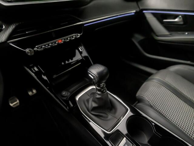 Peugeot 208 1.2 PureTech GT (VIRTUAL COCKPIT, APPLE CARPLAY, GROOT NAVI, ADAPTIVE CRUISE, 360 CAMERA, LEDER, SPORTSTOELEN, GETINT GLAS, LM VELGEN, LANE ASSIST, NIEUWSTAAT)