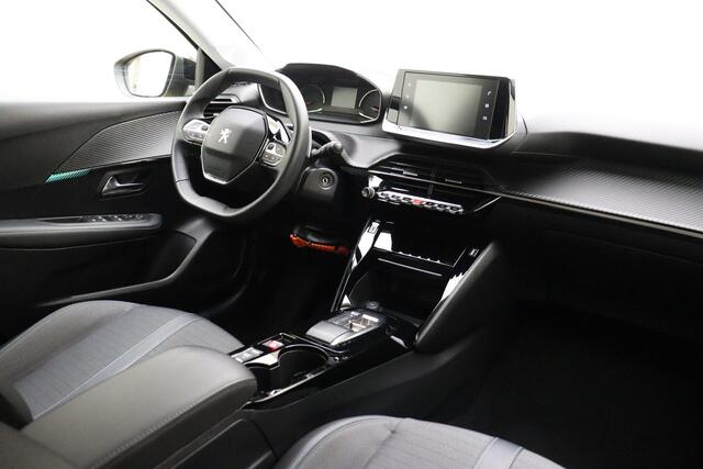 Peugeot 208 1.2T Automaat Allure | Navigatie | Climate Control | Parkeersensoren | Lichtmetalen velgen | Privacy Glass | Achteruitrijcamera