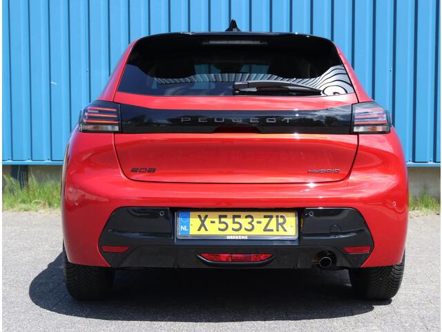 Peugeot 208 Hybrid 100PK e-DCS6 Allure | AUTOMAAT | Navigatie | Parkeersensoren | LED | Lederen Stuurwiel | Climate Control | Cruise Control | 16" LMV | Apple Carplay/Android Auto | Privacy Glass |