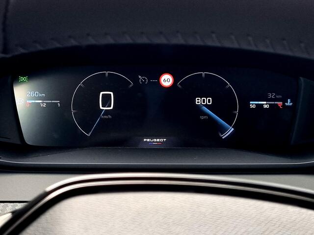 Peugeot 208 1.2 100pk Allure / Navigatie / Android Auto/Apple Carplay / Rondomzicht Camera / Stoelverwarming