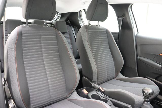 Peugeot 208 1.2 PureTech Active Pack 100pk | Navigatie | Trekhaak | DAB Radio | Lichtmetalen Velgen | Airco | Cruise Control