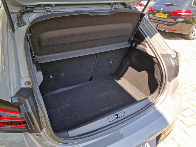 Peugeot 208 1.2 PureTech GT | Navigatie | Climate & Cruise Control | LMV | AppleCarplay/Android Auto | Achteruitrijd Camera |
