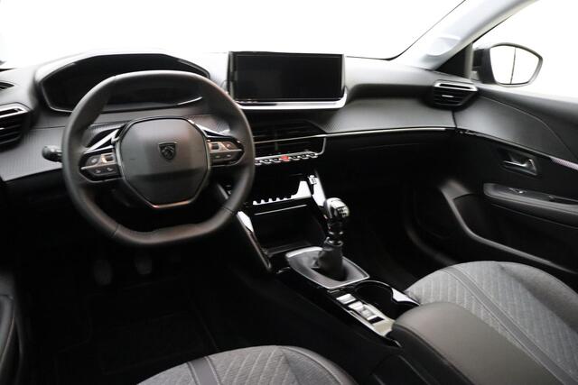 Peugeot 208 1.2 PureTech 100 Allure | Achteruit Rijcamera | navigatie | Apple Carplay & Android Auto Draadloos | Cruise Control | Lichtmetalen Velgen | Climate Control | Airco |