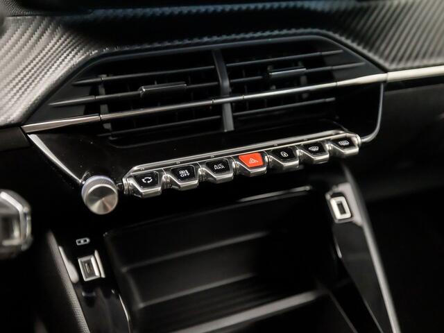 Peugeot 208 1.2 PureTech Sport (APPLE CARPLAY, NAVIGATIE, 360 CAMERA, PARKEERSENSOREN, LM VELGEN, SPORTSTOELEN, CRUISE, LANE ASSIST, NIEUWE APK, NIEUWSTAAT)